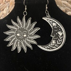Mini Kitty Sun and Moon Acrylic Earrings‎